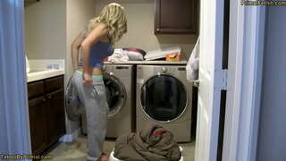 Moje nevlastní máma nechce Říct, Můj Nevlastní otec Jsme Kurva