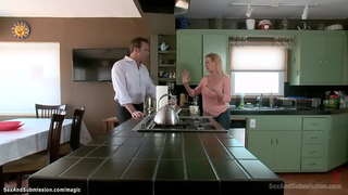 شہوانی ، شہوت انگیز ربیبہ بیلے مخالف کی چالوں گھر کے لئے موسم گرما اور جب اس کی ماں دور ہے اس stepdad سٹیون سینٹ Croix متعارف کرایا اس کے لطف فحش