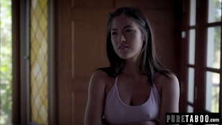 Звезда с мохнатой киской Kendra Spade трахается с продавцом-коллектором.