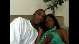 Ebony babe imee kova musta schlong sitten gets perseestä kaikissa asennoissa