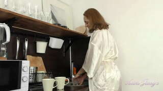 Kaikki-Luonnollinen Busty 40yr-vuotias MILF Marta - ylös, ulos ja lenkille itsetyydytys