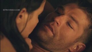 Katrina Lex nuda et pugnae gallus