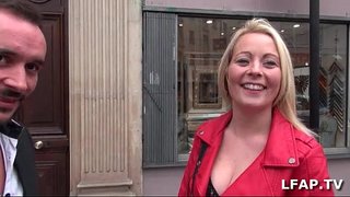 ���จลี่มั้ petite ผมบลอนด์ francaise a button on a remote control beaux sodomisee หลุมฝังศพ