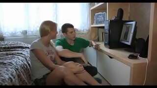 Зӧк синмаськымон борӟемен член тэтчаны брюнетка