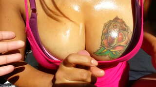 گلابی دنیا بھر کےٹینڈرز اور ہینڈل