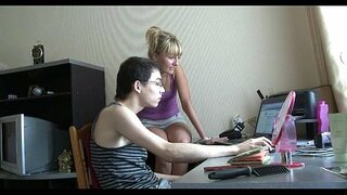 Великолепная кыз-өспүрүм турат рагы