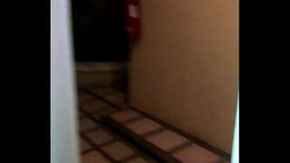 Felesége Cojiendo a hotel ajtót gazdag nyög,