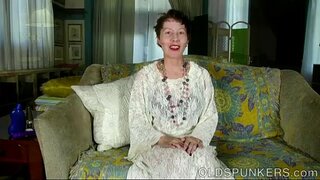 Kinky पुरानो गुदा spunker fucks उनको तंग सानो गधा तपाईं को लागि