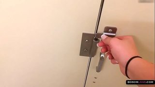 Miljo visoko klub črna muca naznanitev &amp;amp; big naravne joške