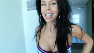 ���બીથા સ્ટીવેન્સ બિઝનેસ પાછા છે! '18.01.24.