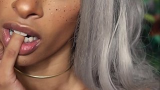 Elf BlowJob болон Rides Cock-аас Horny тэмдэг ойн! Эхний Creampie