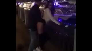 Bwyta butain ar y stryd moscow