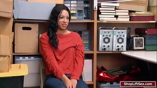 LP pulih barang-barang yang dicuri dan kemudian fucks pengutil