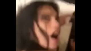 Fratele face sex cu sora lui, atunci când mama nu este acasă