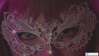 מנוסה מוביל החדש שלה, לסביות, לחדר פרטי.