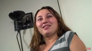 Alexandra tình với người đàn ông