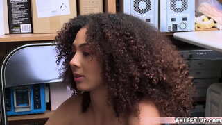 Tsy mitovy fihodirana quickie amin&#039;ny tanora ao amin&#039;ny CCTV