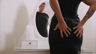 Qoramag&#039;iz Milf Big tits Sevishganlar kuni uyda fotosini Milf hottie taklif qildi va keyin anal xo&#039;roz haqida qalin kamari bilan uni fucks