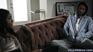 Амазонскую красотку Эшли Алей трахнули!