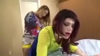 ���ಂಟಿ ಕೃತಕ ಶಿಶ್ನ ಮೂಲಕ ಪ್ರಬಲ ಮಹಿಳೆ ಮೇಲಿನ