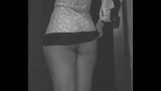 Moglie sposata in mostra in b. bambola, marito cornuto