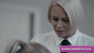 Baxın, necə boz милфы midilli zövq dərin дрочками bu ass və pişik almaq üçün davamlı orgazm ofisində